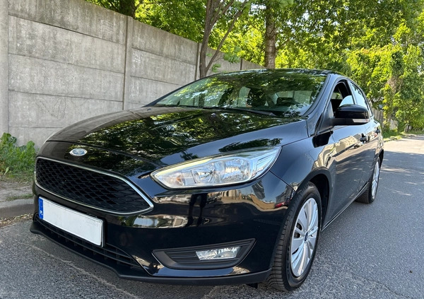 Ford Focus cena 39900 przebieg: 131000, rok produkcji 2018 z Warszawa małe 562